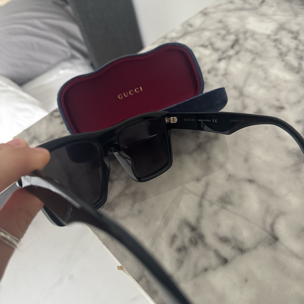 Gucci Black Sunglasses with Blue Case - Picture 3 of 7